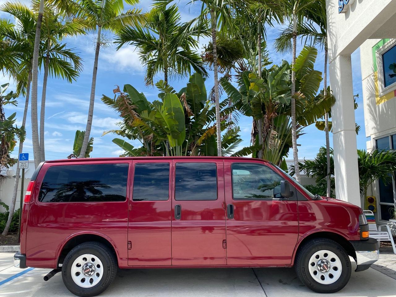 2009 GMC Savana Passenger LOW MILES 53,014 1 OWNER Pompano Beach FL