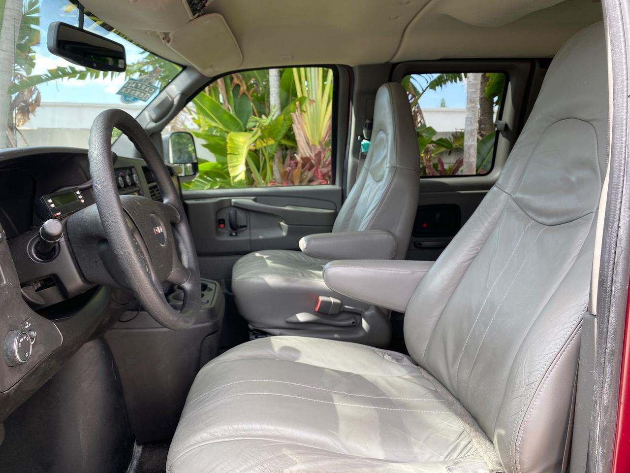2009 GMC Savana Passenger LOW MILES 53,014 1 OWNER Pompano Beach FL