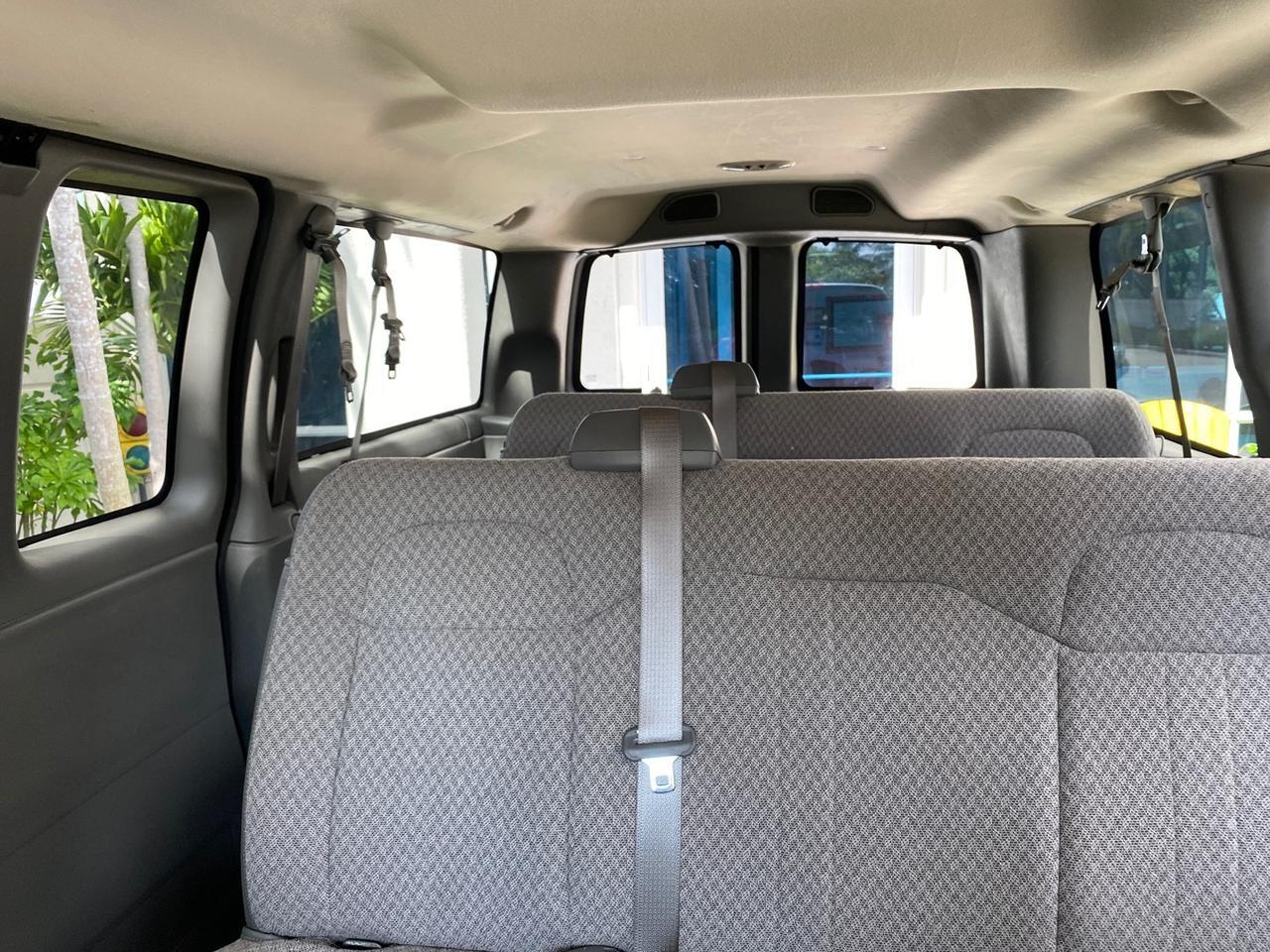 2009 GMC Savana Passenger LOW MILES 53,014 1 OWNER Pompano Beach FL