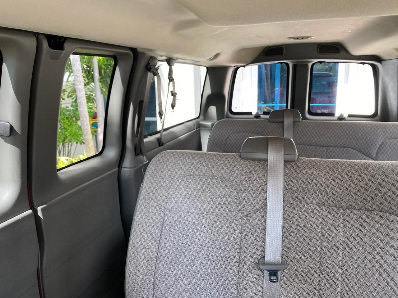 2009 GMC Savana Passenger LOW MILES 53,014 1 OWNER Pompano Beach FL