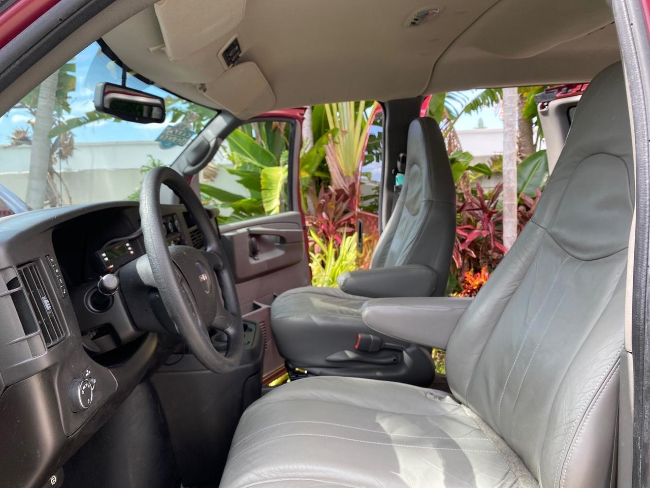 2009 GMC Savana Passenger LOW MILES 53,014 1 OWNER Pompano Beach FL