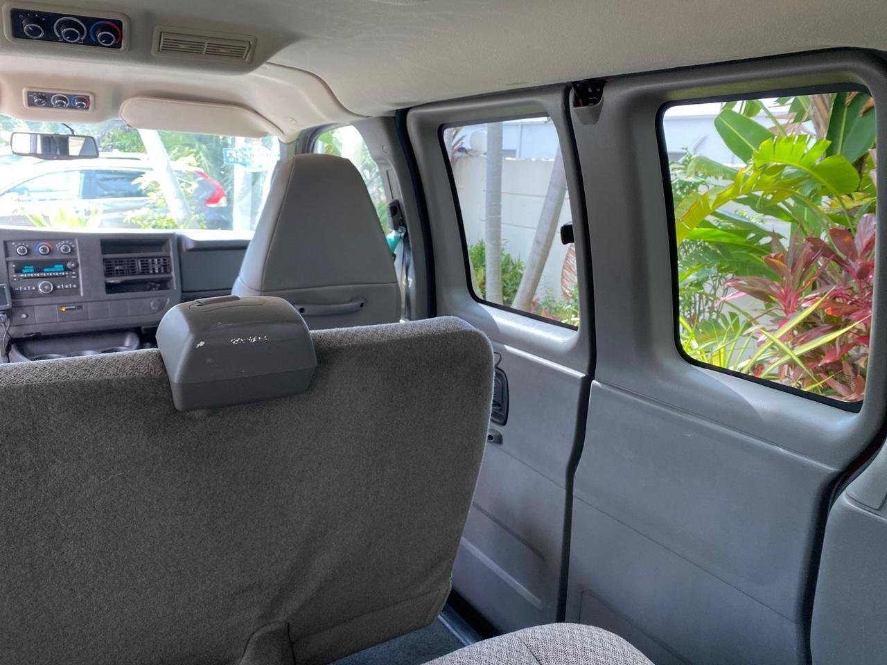 2009 GMC Savana Passenger LOW MILES 53,014 1 OWNER Pompano Beach FL