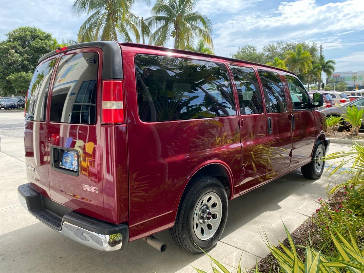 2009 GMC Savana Passenger LOW MILES 53,014 1 OWNER Pompano Beach FL