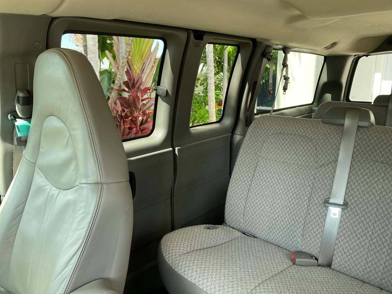 2009 GMC Savana Passenger LOW MILES 53,014 1 OWNER Pompano Beach FL