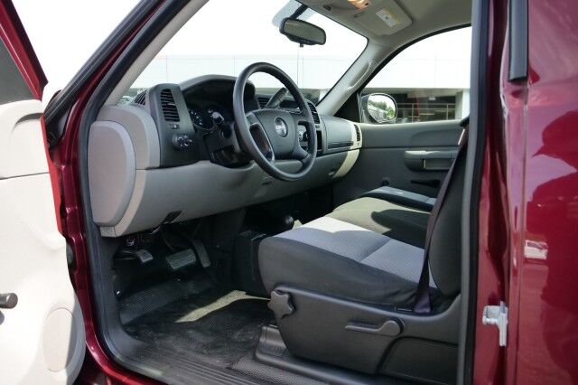 2009 GMC Sierra 1500 4X4 / 4.3L V6 / Trail Boss Wheels / Regular Cab! High Point NC