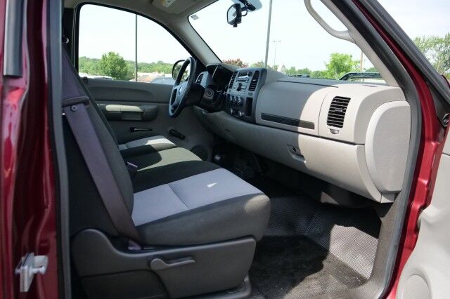 2009 GMC Sierra 1500 4X4 / 4.3L V6 / Trail Boss Wheels / Regular Cab! High Point NC