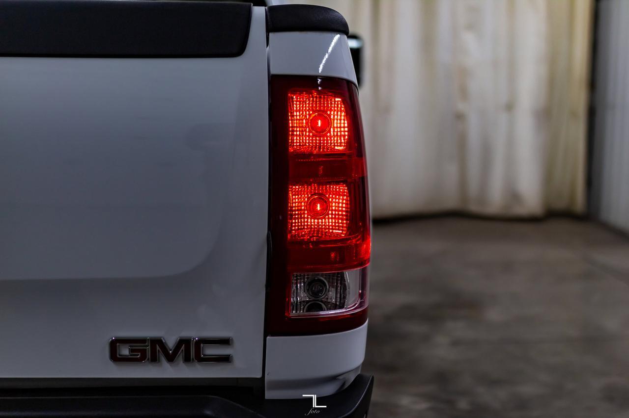 2009 GMC Sierra 2500HD 4x4 Crew Cab SLE Z71 PSeat Red Deer AB