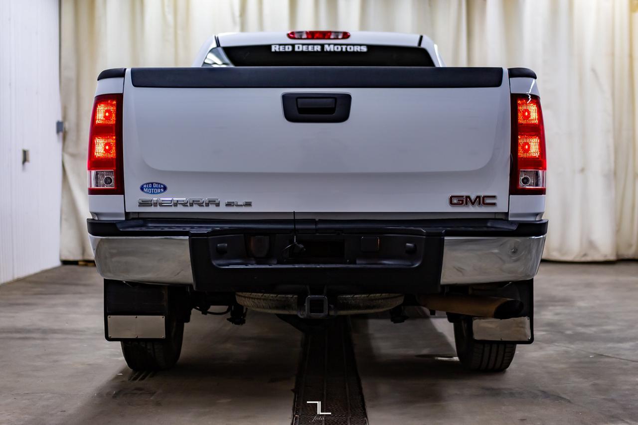 2009 GMC Sierra 2500HD 4x4 Crew Cab SLE Z71 PSeat Red Deer AB