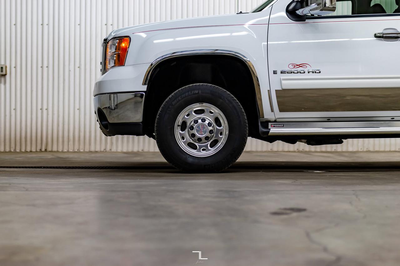 2009 GMC Sierra 2500HD 4x4 Crew Cab SLE Z71 PSeat Red Deer AB