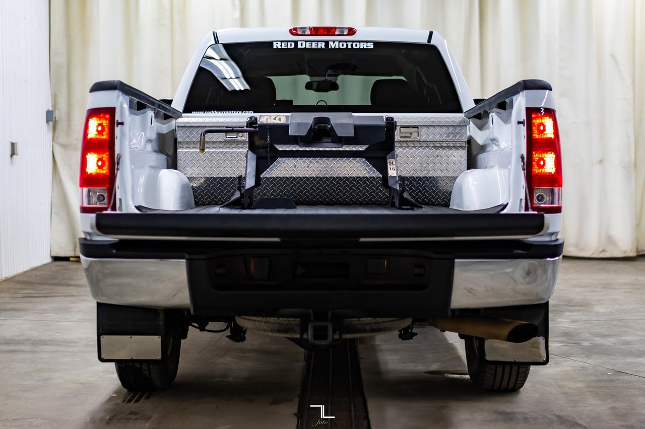 2009 GMC Sierra 2500HD 4x4 Crew Cab SLE Z71 PSeat Red Deer AB