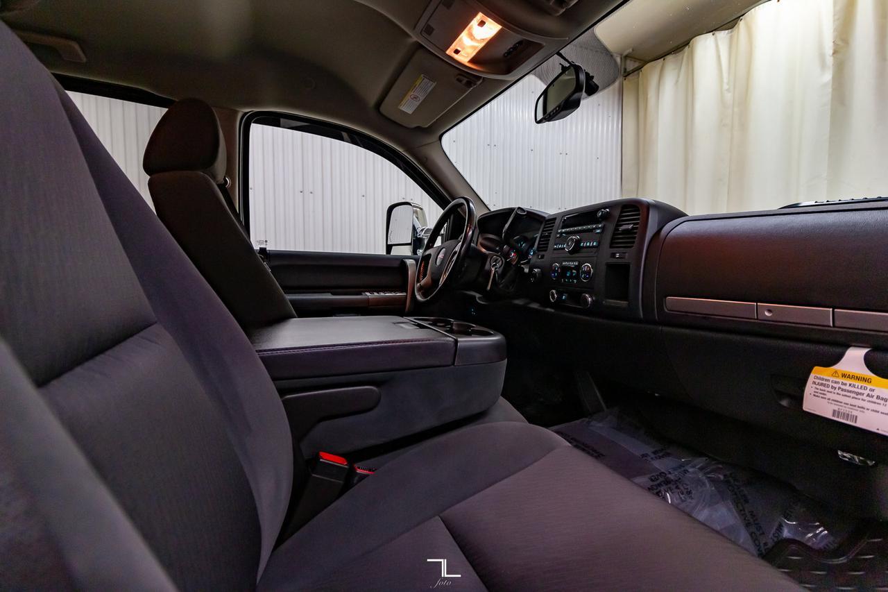 2009 GMC Sierra 2500HD 4x4 Crew Cab SLE Z71 PSeat Red Deer AB