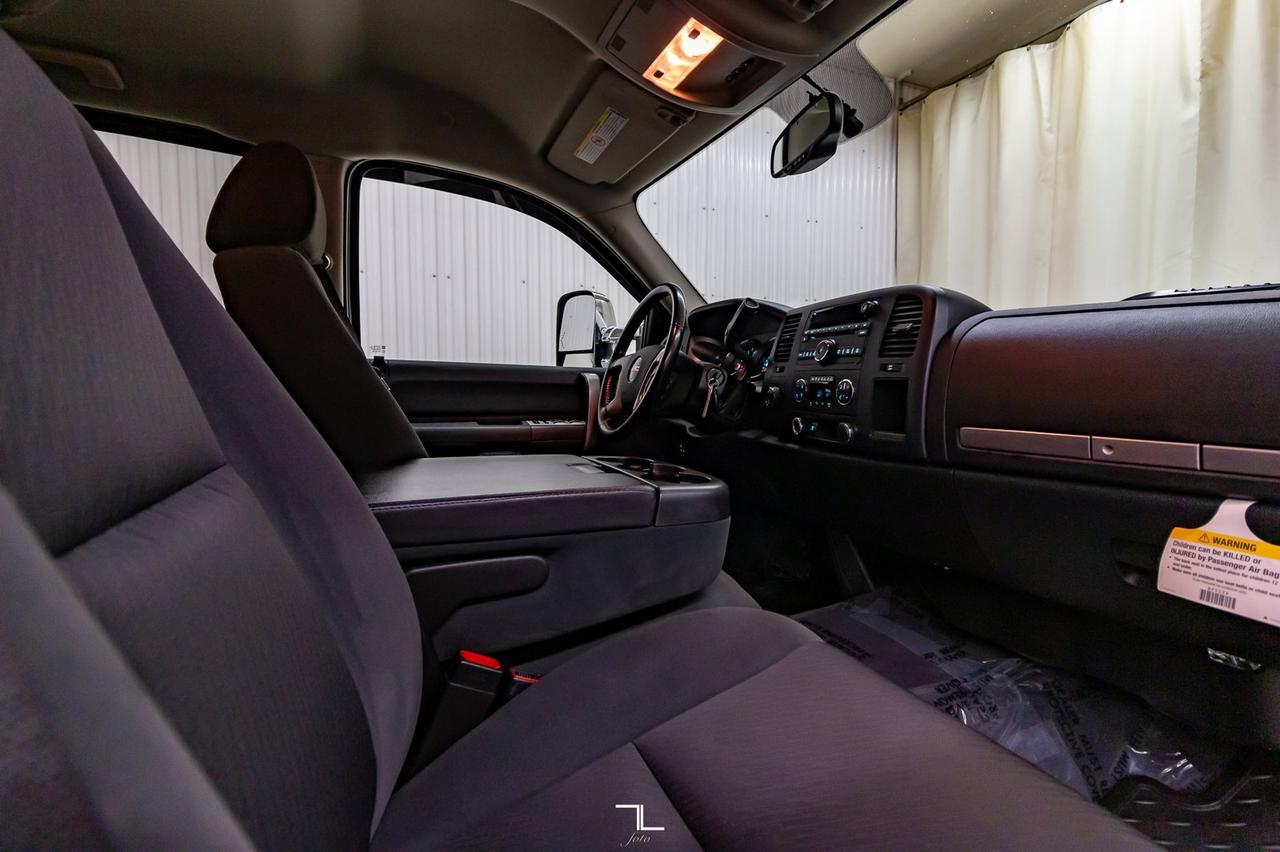 2009 GMC Sierra 2500HD 4x4 Crew Cab SLE Z71 PSeat Red Deer AB