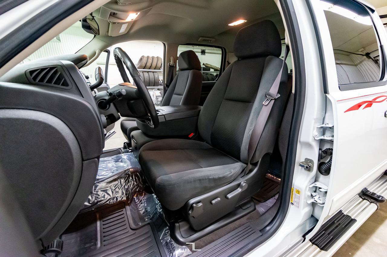 2009 GMC Sierra 2500HD 4x4 Crew Cab SLE Z71 PSeat Red Deer AB