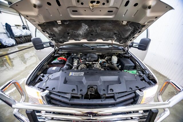 2009 GMC Sierra 2500HD 4x4 Crew Cab SLT Z71 Diesel Leather Roof Red Deer AB