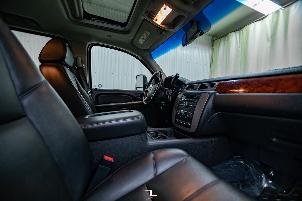 2009 GMC Sierra 2500HD 4x4 Crew Cab SLT Z71 Diesel Leather Roof Red Deer AB