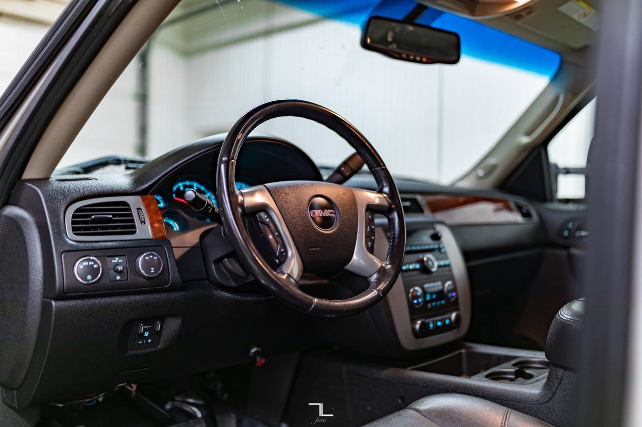 2009 GMC Sierra 2500HD 4x4 Crew Cab SLT Z71 Diesel Leather Roof Red Deer AB