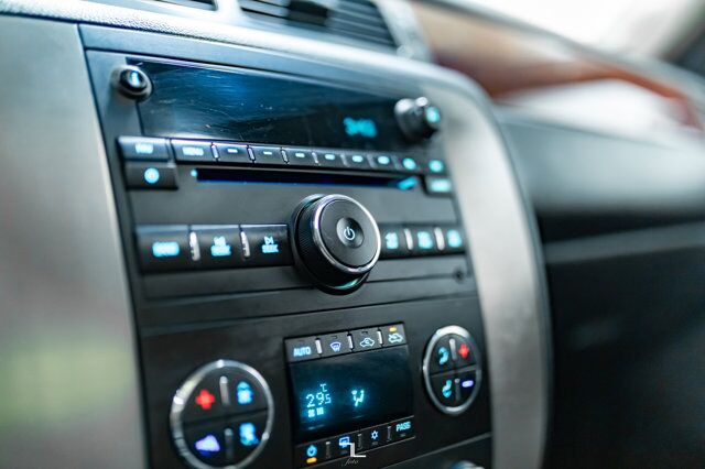 2009 GMC Sierra 2500HD 4x4 Crew Cab SLT Z71 Diesel Leather Roof Red Deer AB