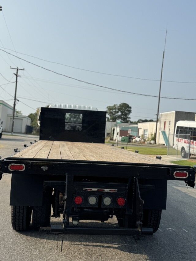 2009 GMC T Series 26' Flatbed  Henrico VA