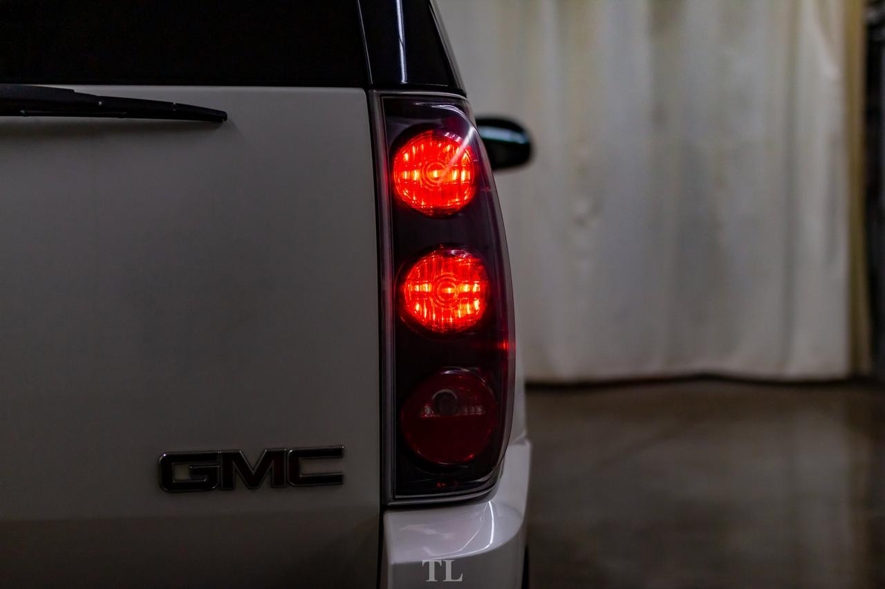 2009 GMC Yukon AWD Denali Leather Roof Nav TV BCam Red Deer AB