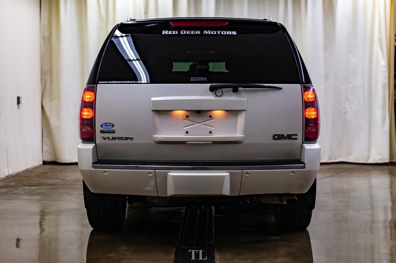2009 GMC Yukon AWD Denali Leather Roof Nav TV BCam Red Deer AB