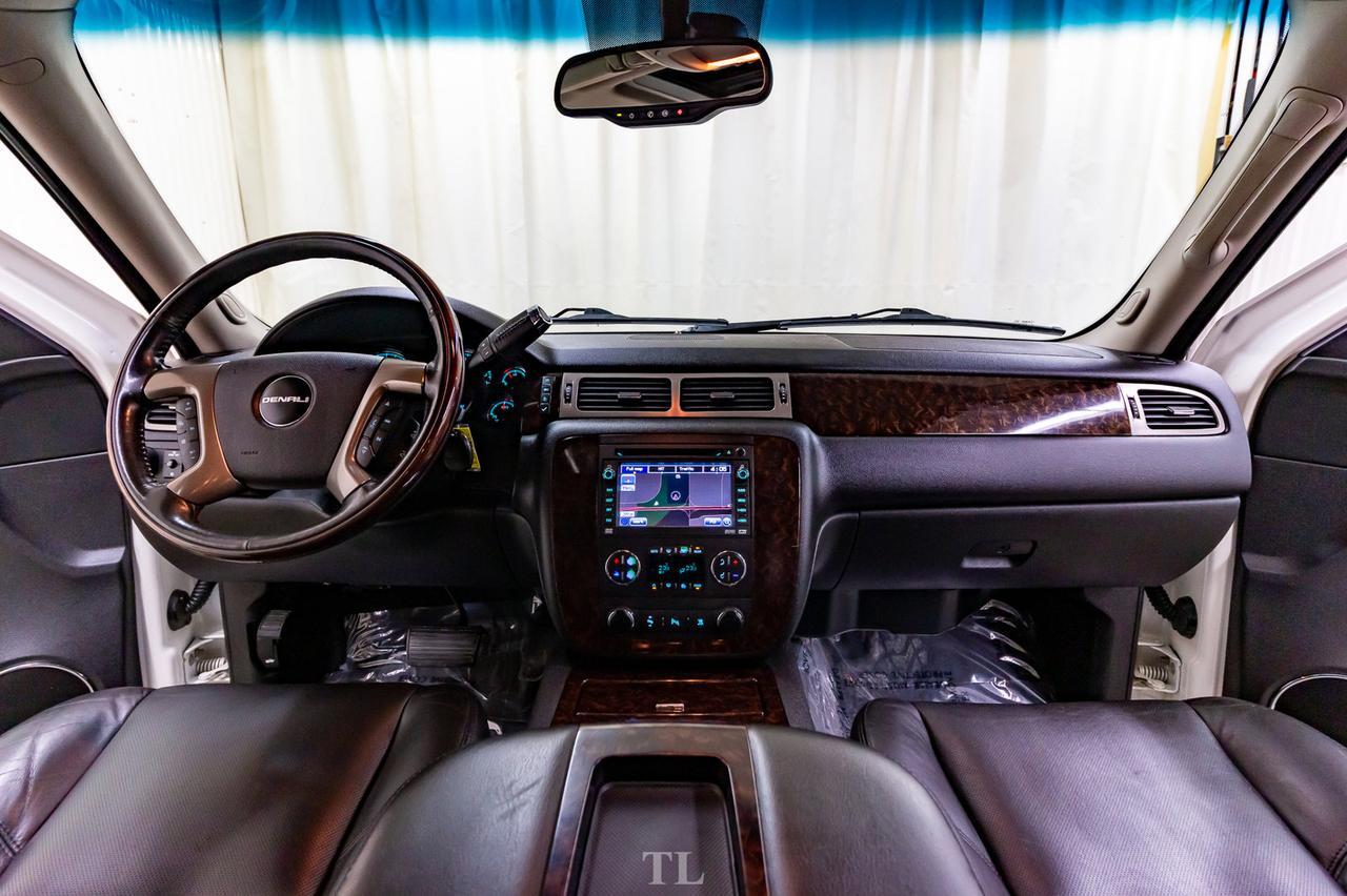 2009 GMC Yukon AWD Denali Leather Roof Nav TV BCam Red Deer AB