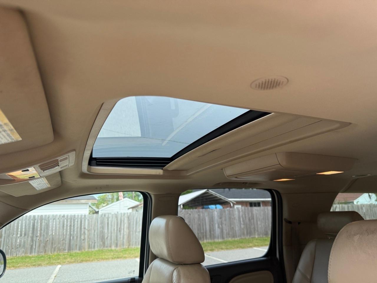 2009 GMC Yukon XL DENALI, HEATED/VENTILATED SEATS, HEATED REAR SEATS, SUNROOF, TOW PACKAGE, RUNNING BOARDS, DVD ENTERTAINMENT, POWER MIRRORS, UNIVERSAL GARAGE DOOR OPENER, 3RD ROW, THIS IS THE PERFECT FAMILY VEHICLE! Norfolk VA