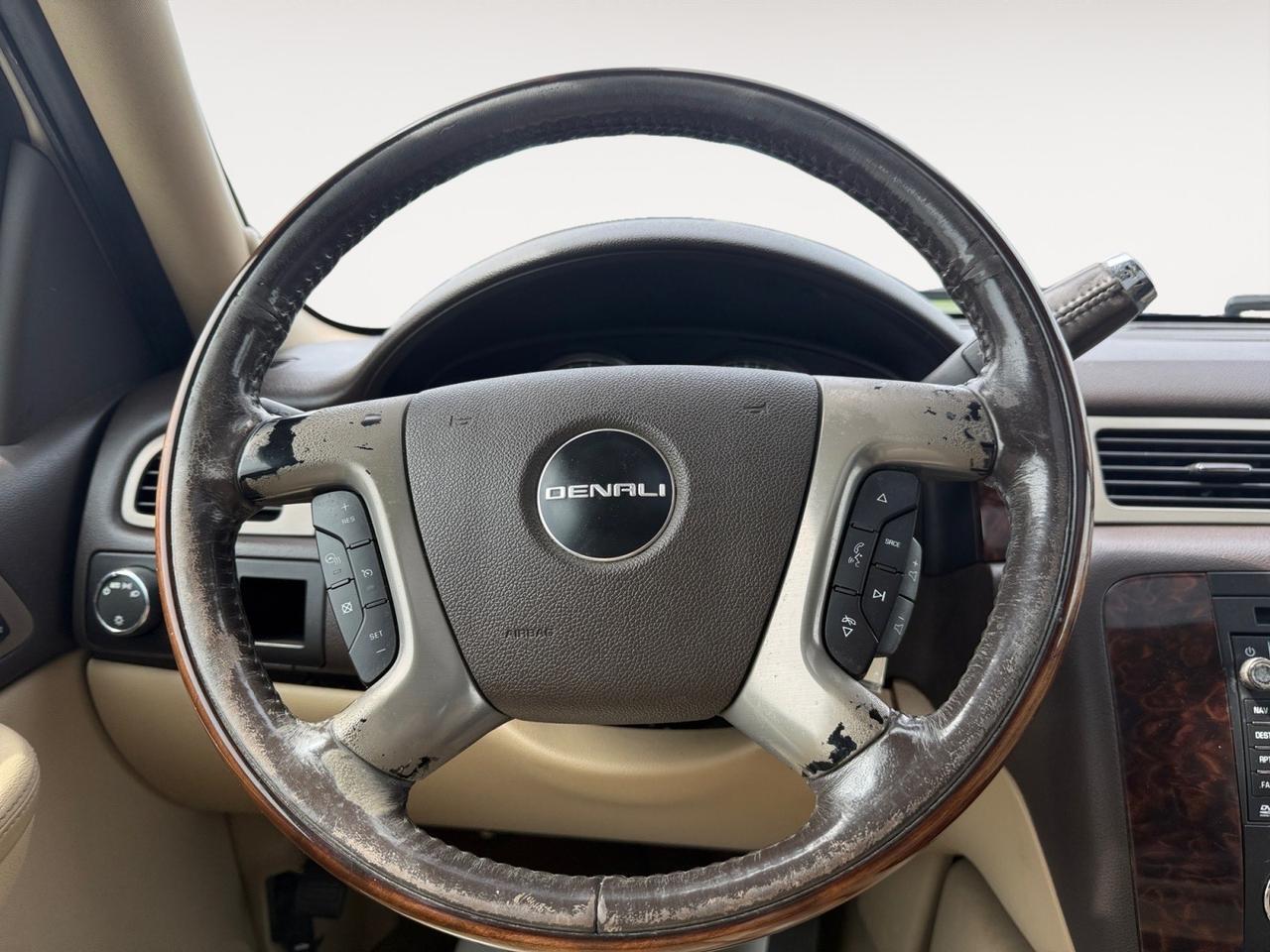 2009 GMC Yukon XL DENALI, HEATED/VENTILATED SEATS, HEATED REAR SEATS, SUNROOF, TOW PACKAGE, RUNNING BOARDS, DVD ENTERTAINMENT, POWER MIRRORS, UNIVERSAL GARAGE DOOR OPENER, 3RD ROW, THIS IS THE PERFECT FAMILY VEHICLE! Norfolk VA