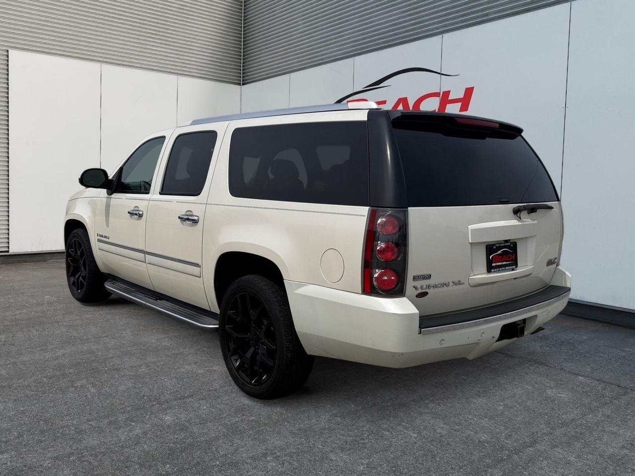 2009 GMC Yukon XL DENALI, HEATED/VENTILATED SEATS, HEATED REAR SEATS, SUNROOF, TOW PACKAGE, RUNNING BOARDS, DVD ENTERTAINMENT, POWER MIRRORS, UNIVERSAL GARAGE DOOR OPENER, 3RD ROW, THIS IS THE PERFECT FAMILY VEHICLE! Norfolk VA