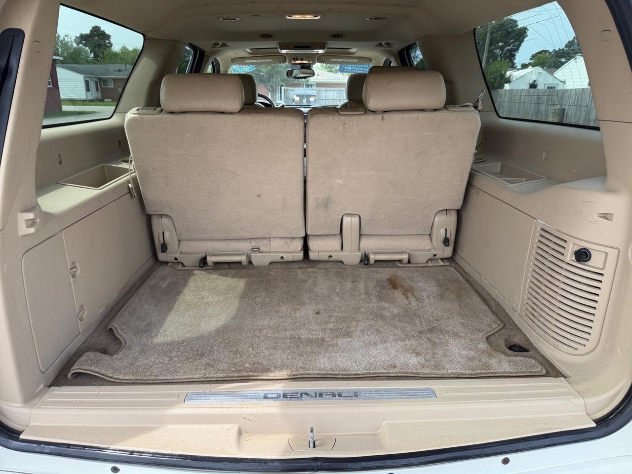 2009 GMC Yukon XL DENALI, HEATED/VENTILATED SEATS, HEATED REAR SEATS, SUNROOF, TOW PACKAGE, RUNNING BOARDS, DVD ENTERTAINMENT, POWER MIRRORS, UNIVERSAL GARAGE DOOR OPENER, 3RD ROW, THIS IS THE PERFECT FAMILY VEHICLE! Norfolk VA