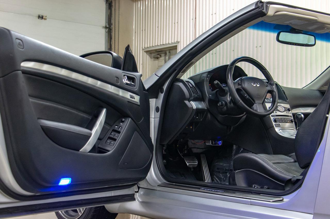 2009 Infiniti G37 S Convertible Leather BCam Red Deer AB