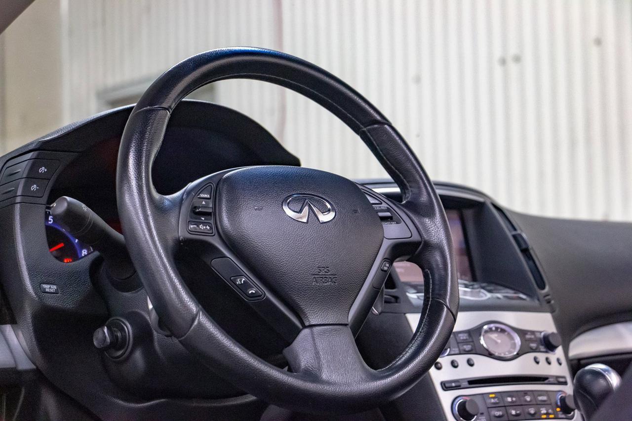 2009 Infiniti G37 S Convertible Leather BCam Red Deer AB