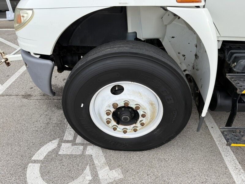 2009 International MA035 DuraStar 4400 photo 17