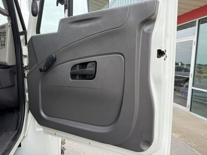 2009 International MA035 DuraStar 4400 photo 39