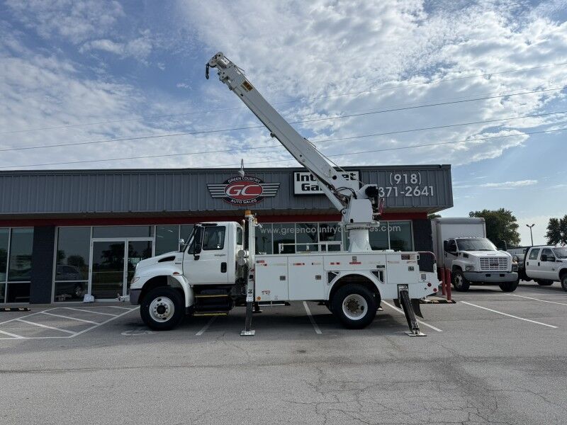 2009 International 4000 Diesel Crane 36k mi's Collinsville OK