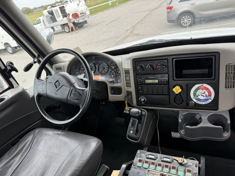 2009 International 4000 Diesel Crane 36k mi's Collinsville OK