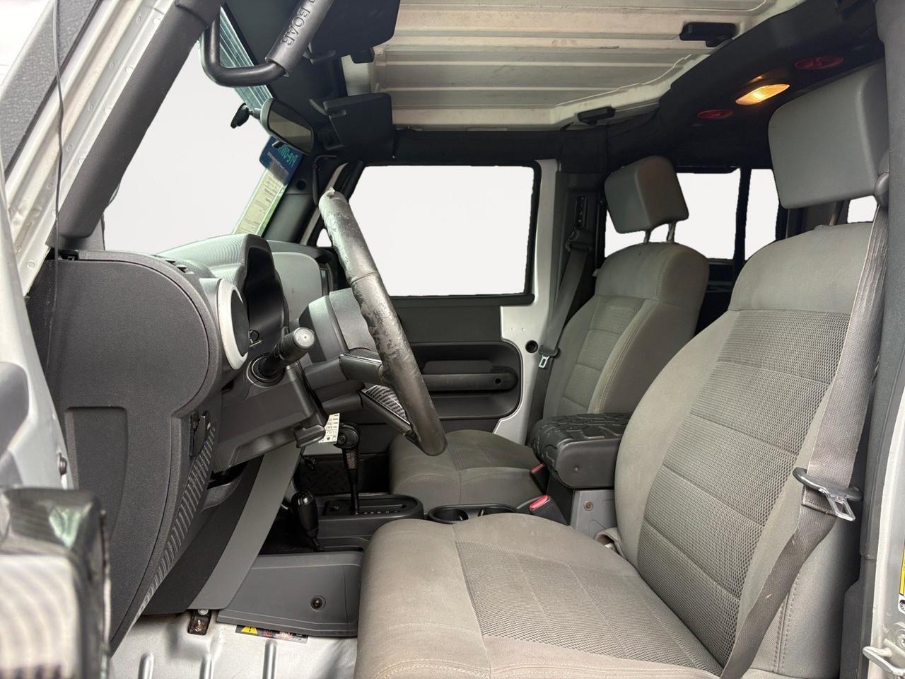 2009 Jeep Wrangler Unlimited Sahara, RUNNING BOARDS, TOW PACKAGE, BRUSH GUARD, LIGHT BAR, BACKUP CAMERA, BLUETOOTH, HARD TOP, LIFTED, METAL BUMPERS, LOW MILES, RIDE TOUGH IN THIS BIG JEEP! Virginia Beach VA