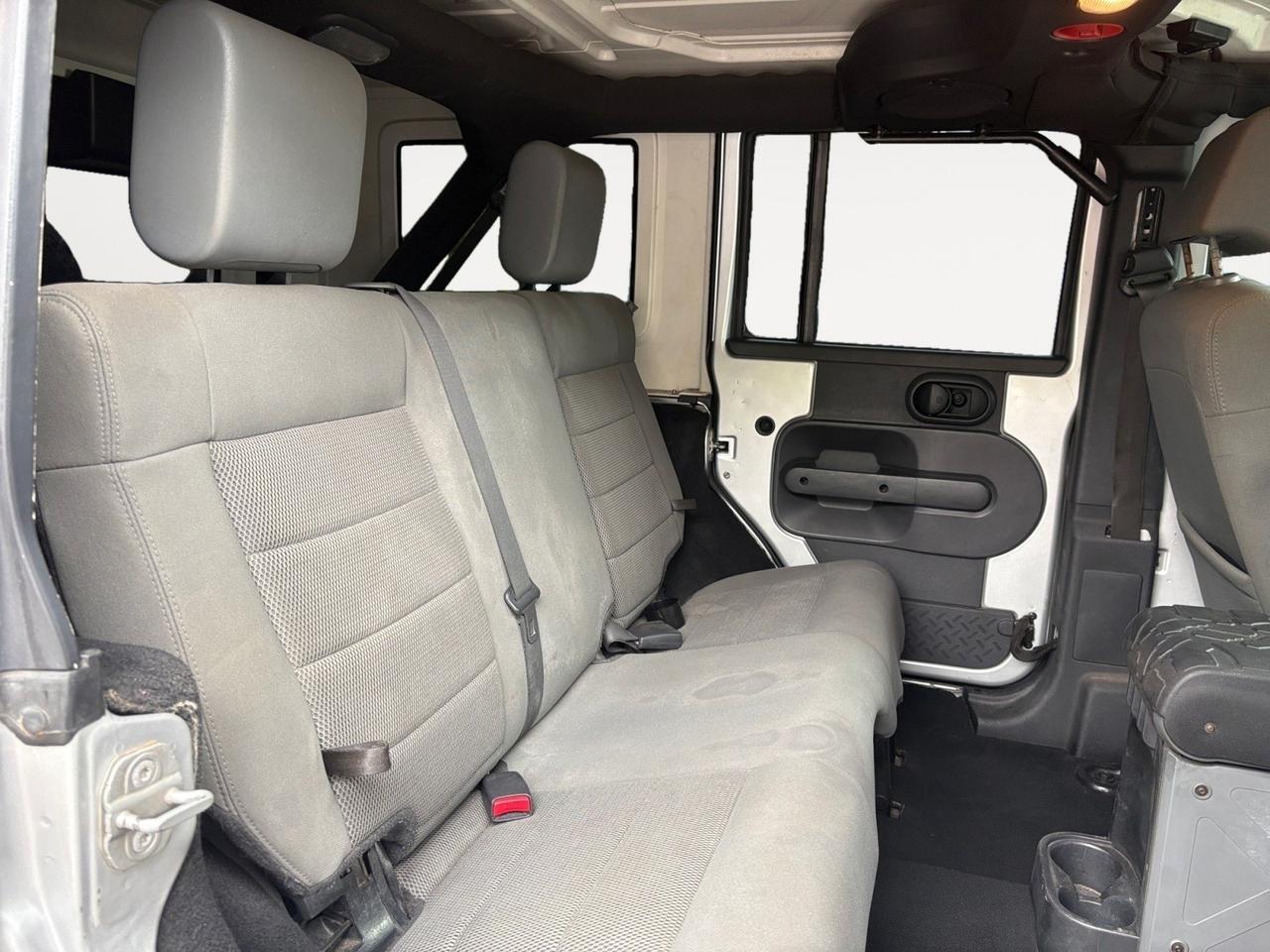 2009 Jeep Wrangler Unlimited Sahara, RUNNING BOARDS, TOW PACKAGE, BRUSH GUARD, LIGHT BAR, BACKUP CAMERA, BLUETOOTH, HARD TOP, LIFTED, METAL BUMPERS, LOW MILES, RIDE TOUGH IN THIS BIG JEEP! Virginia Beach VA