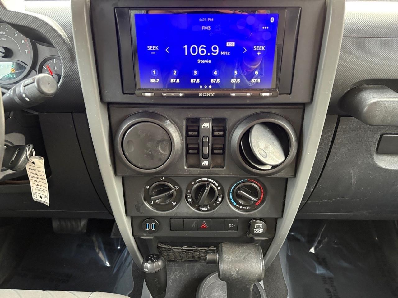 2009 Jeep Wrangler Unlimited X 4X4, FENDER FLARES, RUNNING BOARDS, LOW MILEAGE, CLEAN CARFAX, THIS IS A GREAT JEEP TO GET ON THE ROAD! Virginia Beach VA