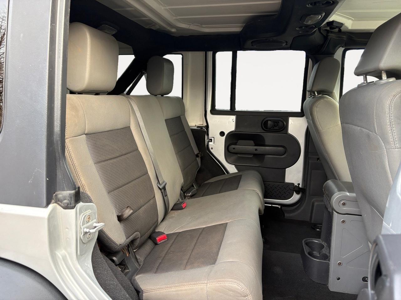 2009 Jeep Wrangler Unlimited X 4X4, FENDER FLARES, RUNNING BOARDS, LOW MILEAGE, CLEAN CARFAX, THIS IS A GREAT JEEP TO GET ON THE ROAD! Virginia Beach VA