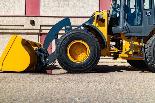 2009 John Deere 544K Wheel Loader 4WD Bucket Diesel Red Deer AB