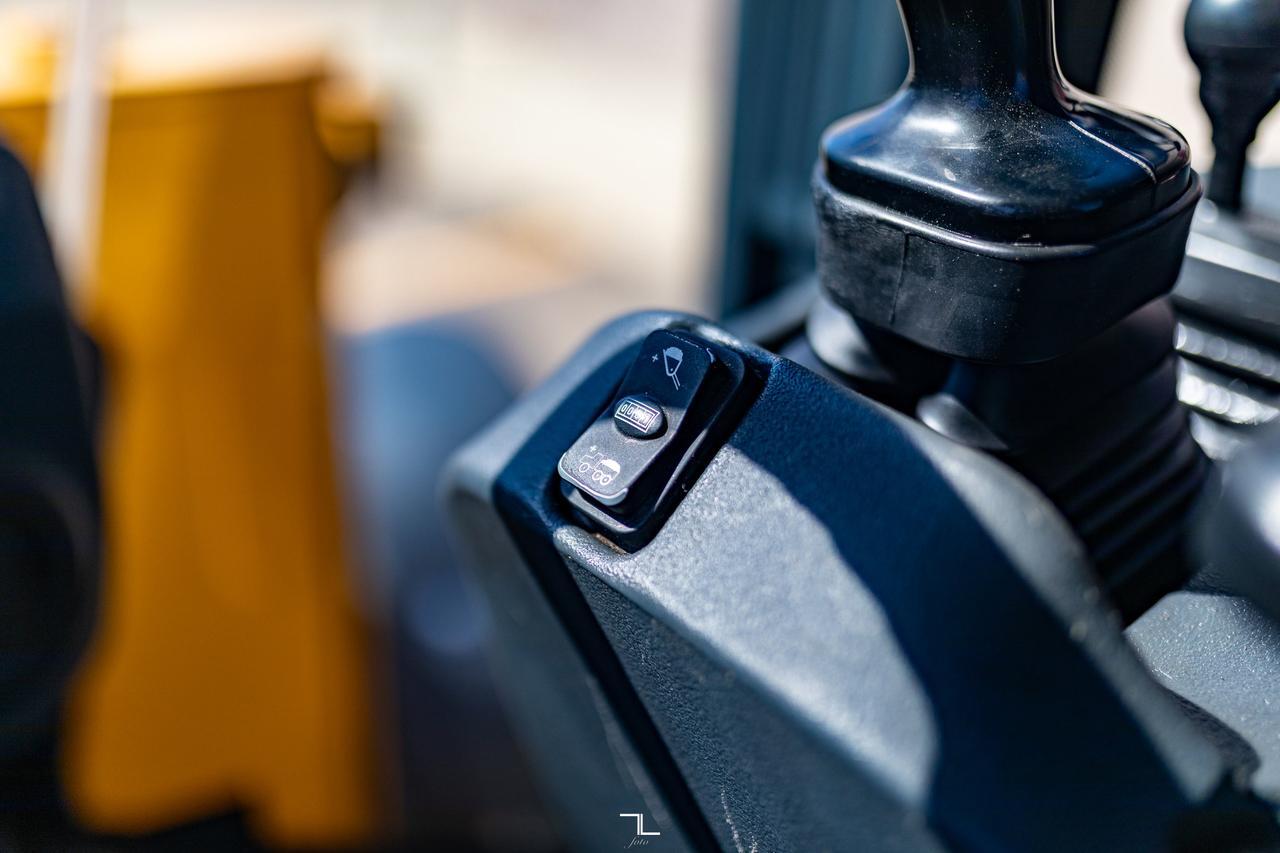 2009 John Deere 544K Wheel Loader 4WD Bucket Diesel Red Deer AB