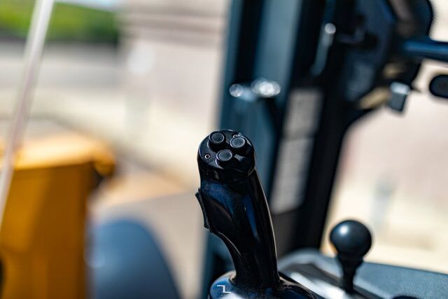 2009 John Deere 544K Wheel Loader 4WD Bucket Diesel Red Deer AB