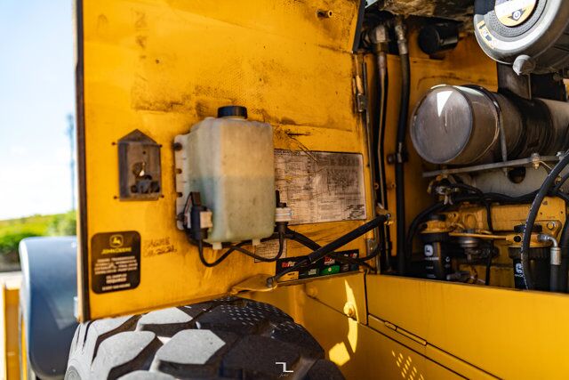 2009 John Deere 544K Wheel Loader 4WD Bucket Diesel Red Deer AB