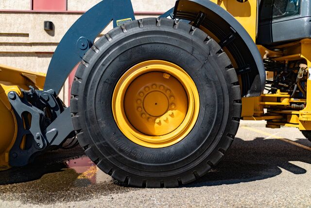 2009 John Deere 544K Wheel Loader 4WD Bucket Diesel Red Deer AB