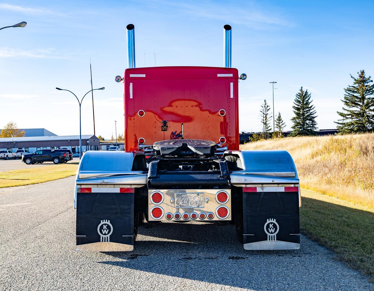 2009 KENWORTH W-900 TRUCK TRACTOR SLEEPER Red Deer AB