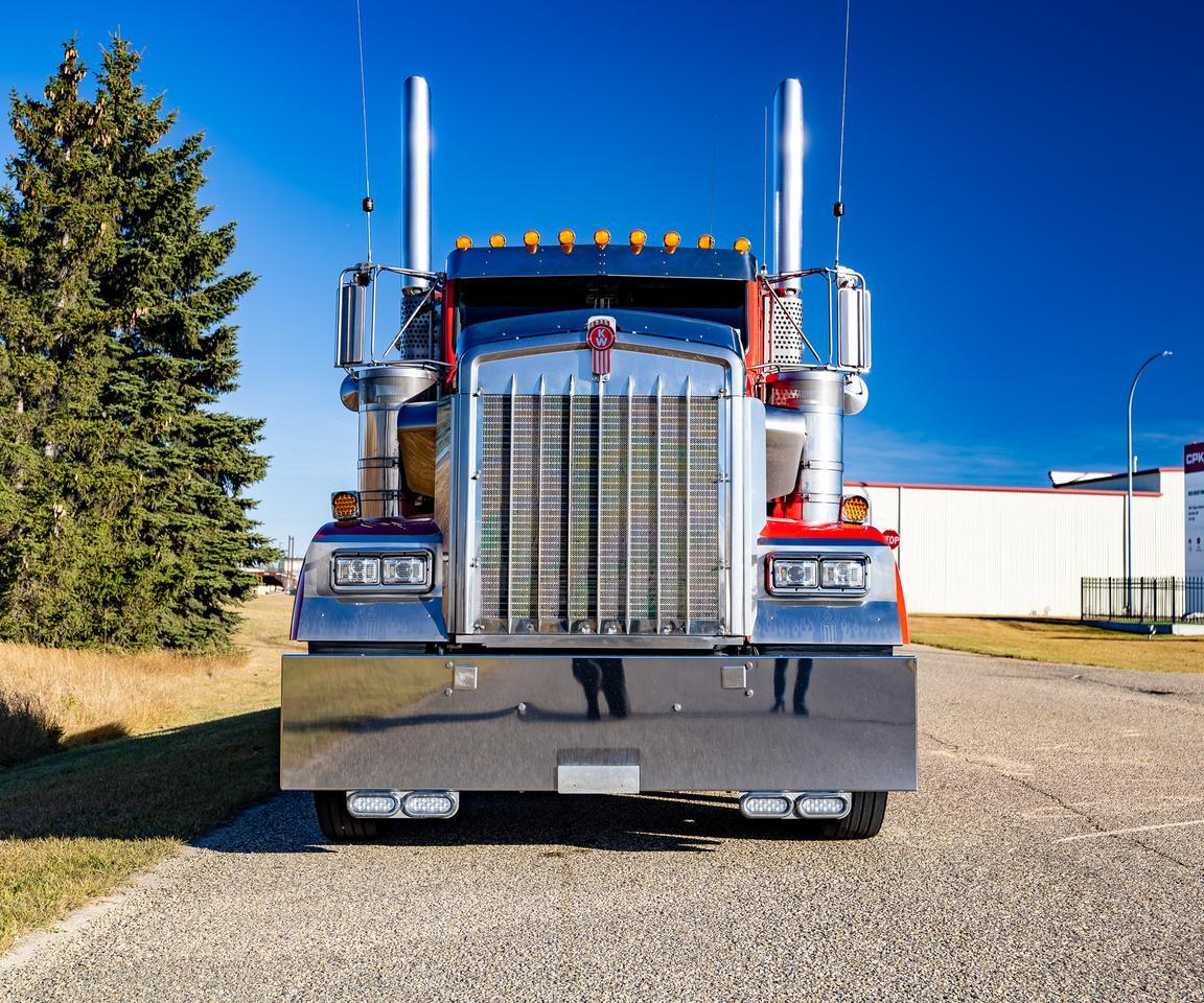2009 KENWORTH W-900 TRUCK TRACTOR SLEEPER Red Deer AB