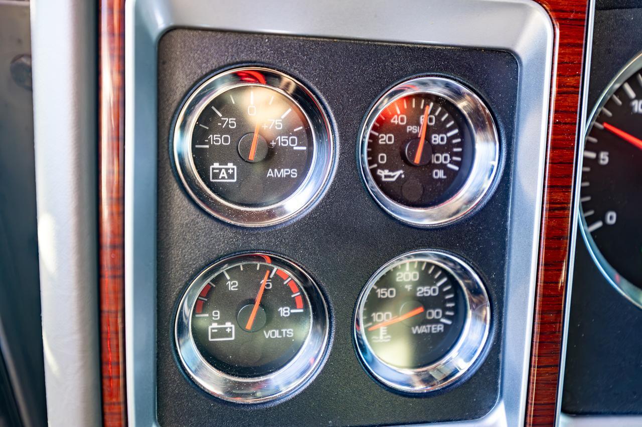 2009 KENWORTH W-900 TRUCK TRACTOR SLEEPER Red Deer AB