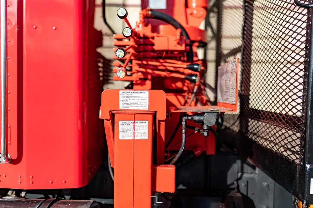 2009 Kenworth T-370 Daycab Picker Deck Red Deer AB