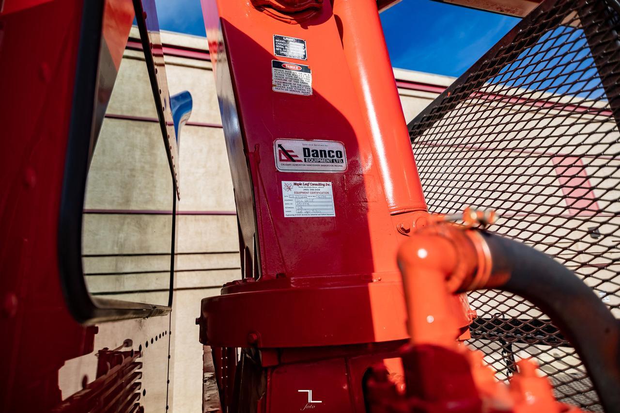 2009 Kenworth T-370 Daycab Picker Deck Red Deer AB