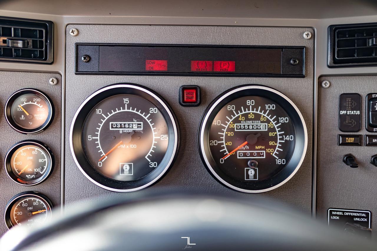 2009 Kenworth T-370 Daycab Picker Deck Red Deer AB